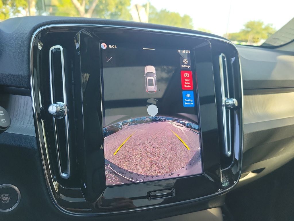 2026 Volvo XC40 Core