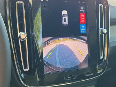 2026 Volvo XC40 Core