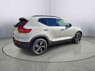 2026 Volvo XC40 Core