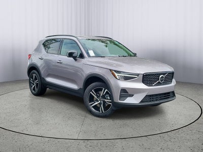 2026 Volvo XC40 Core