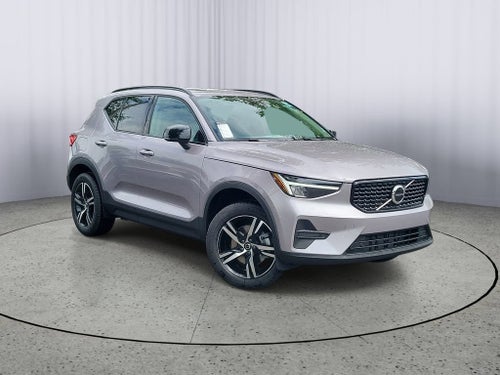 2026 Volvo XC40 Core