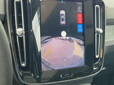 2026 Volvo XC40 Core