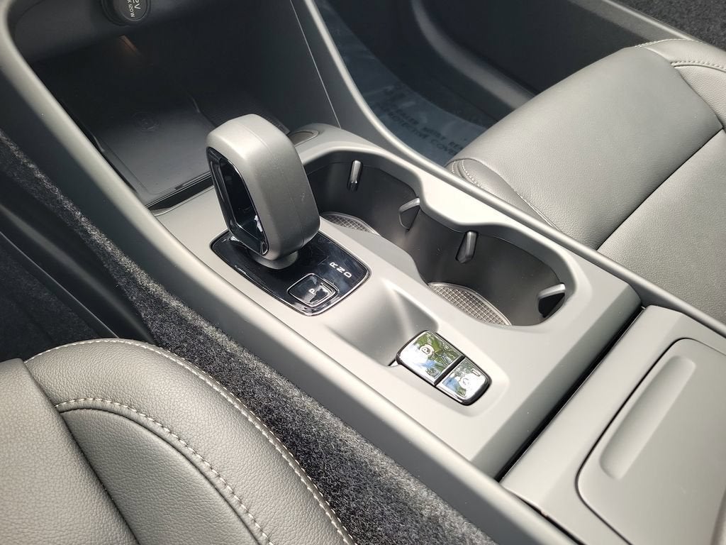 2026 Volvo XC40 Core