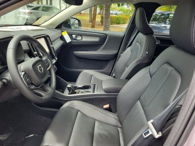 2026 Volvo XC40 Core