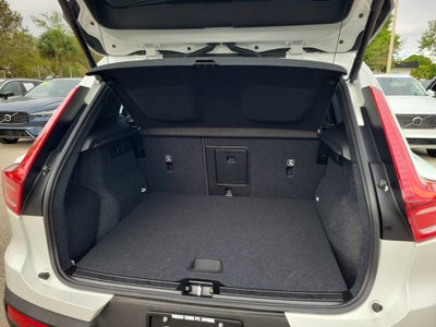 2026 Volvo XC40 Core