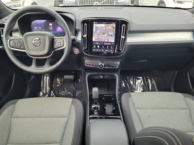 2026 Volvo XC40 Core