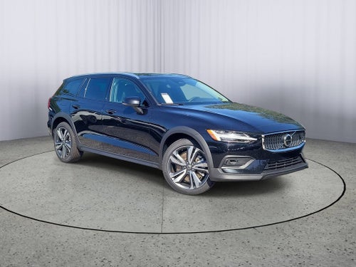 2026 Volvo V60 Cross Country Plus