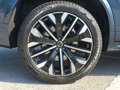 2025 Volvo XC90 Plus