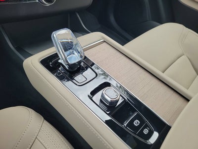 2026 Volvo XC90 Plus