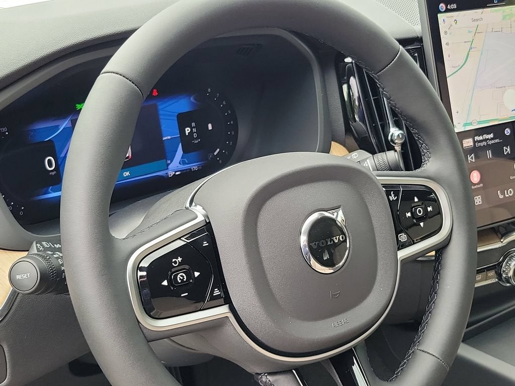 2026 Volvo XC60 Plus