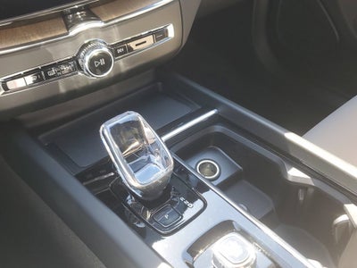 2026 Volvo XC60 Plus