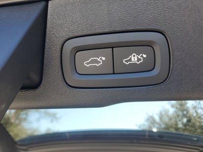 2026 Volvo XC60 Plus