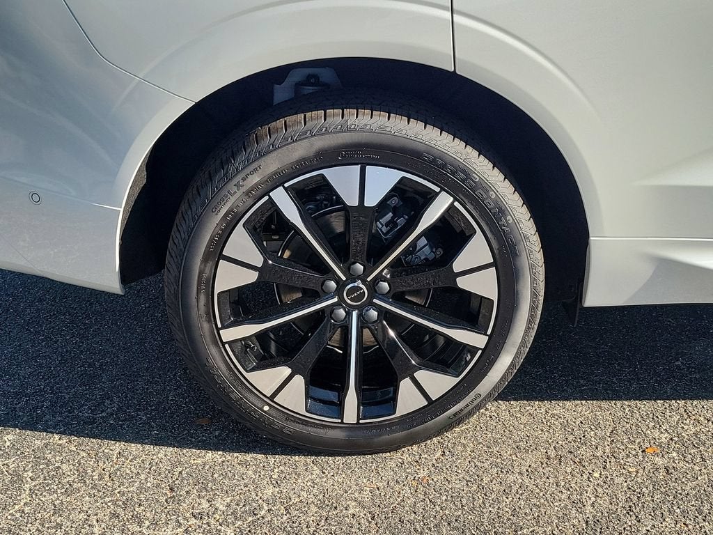 2026 Volvo XC60 Plus