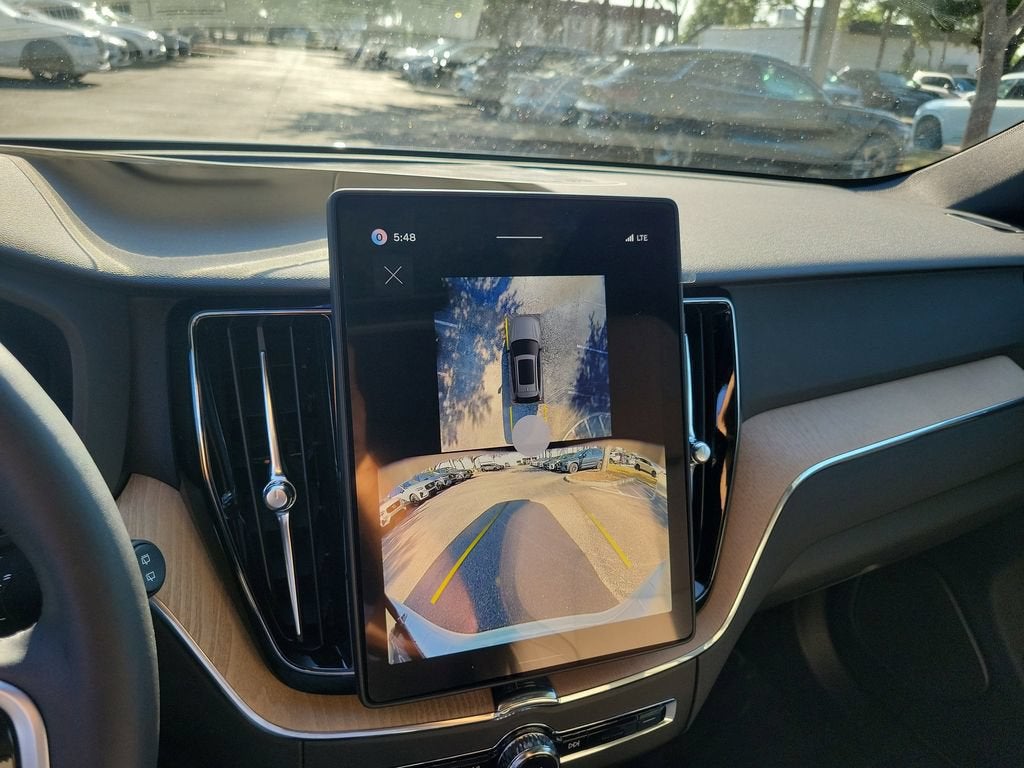 2026 Volvo XC60 Plus