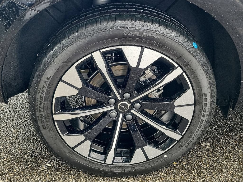 2026 Volvo XC60 Plus
