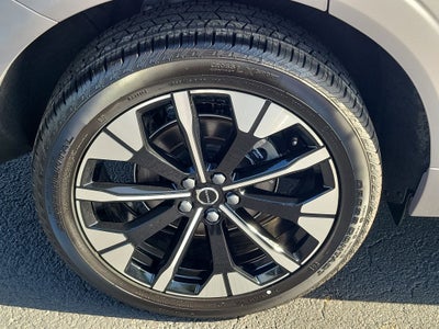 2026 Volvo XC60 Plus