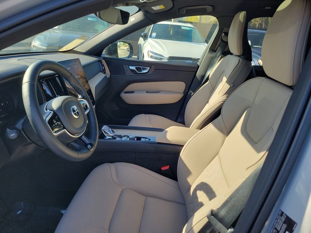 2026 Volvo XC60 Plus