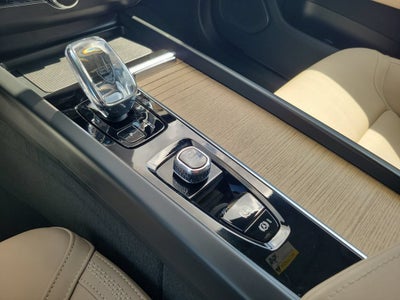 2026 Volvo XC60 Plus