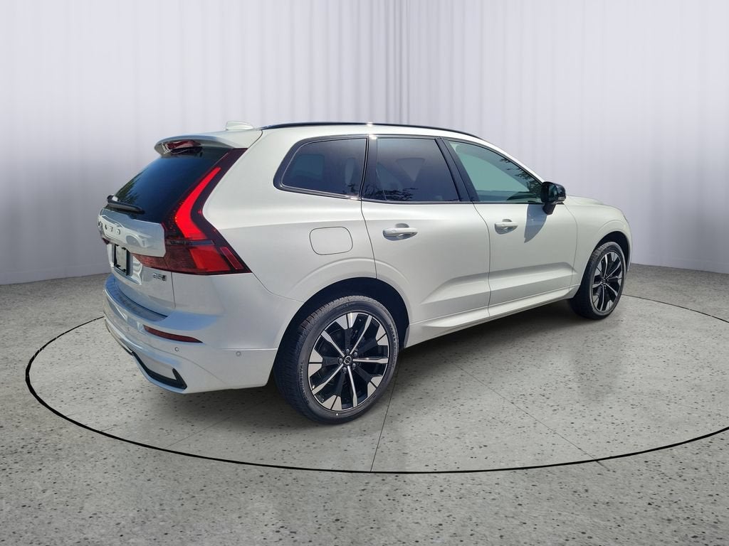 2026 Volvo XC60 Plus