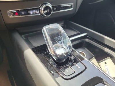 2026 Volvo XC60 Plus
