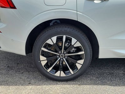 2026 Volvo XC60 Plus