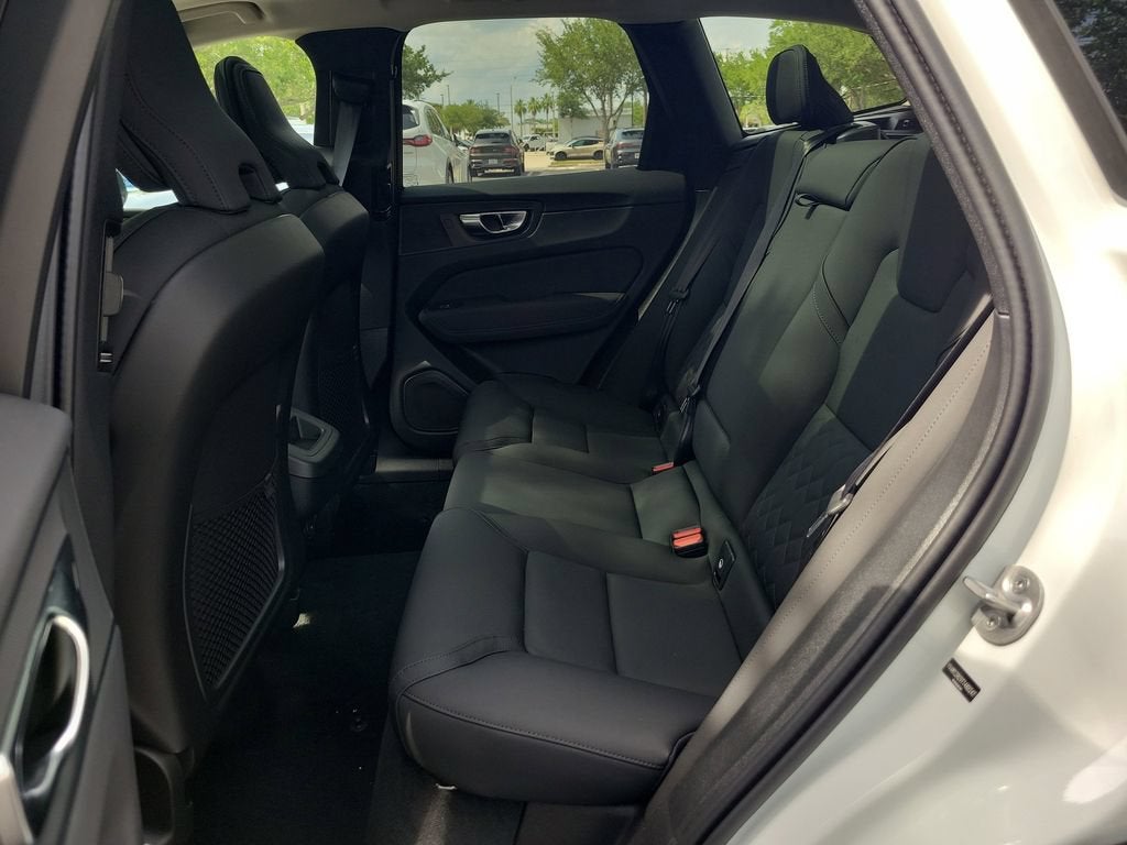 2026 Volvo XC60 Plus