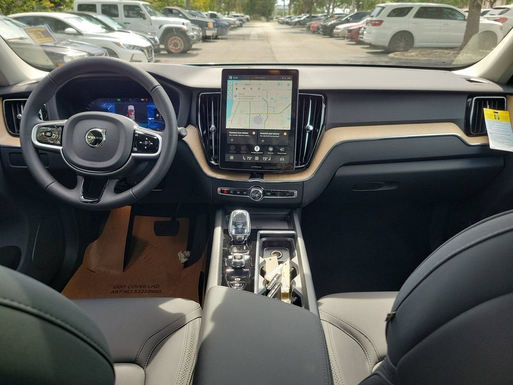 2026 Volvo XC60 Plus