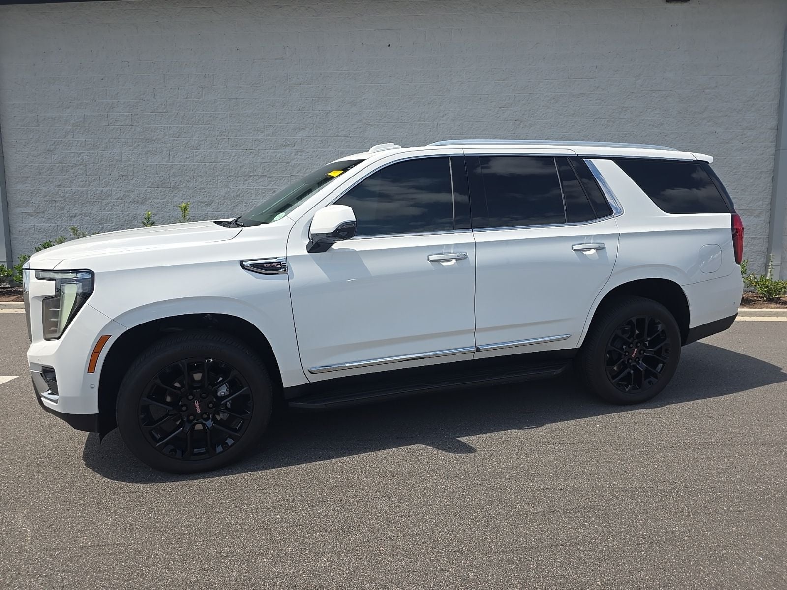 2025 GMC Yukon Elevation