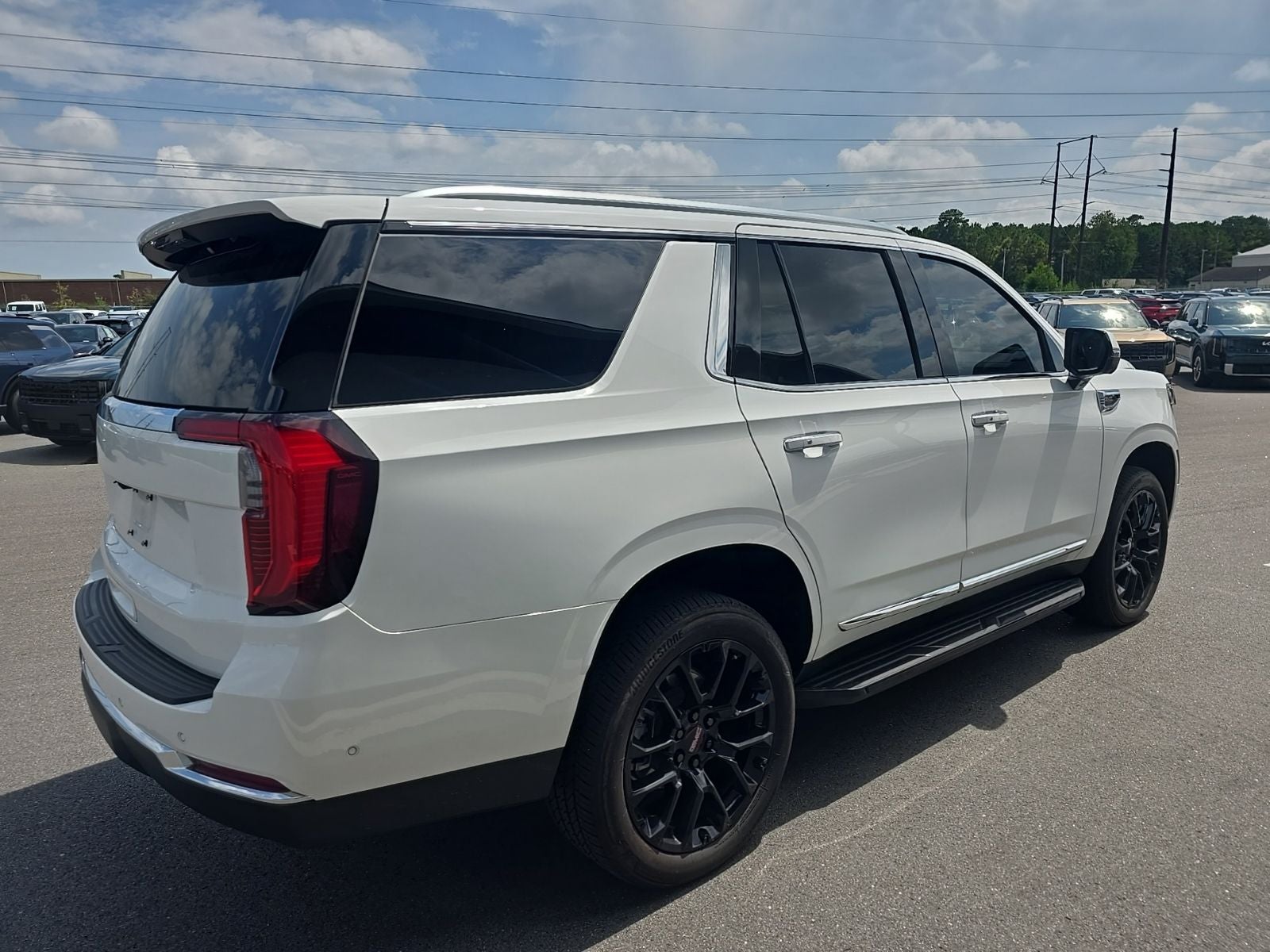2025 GMC Yukon Elevation