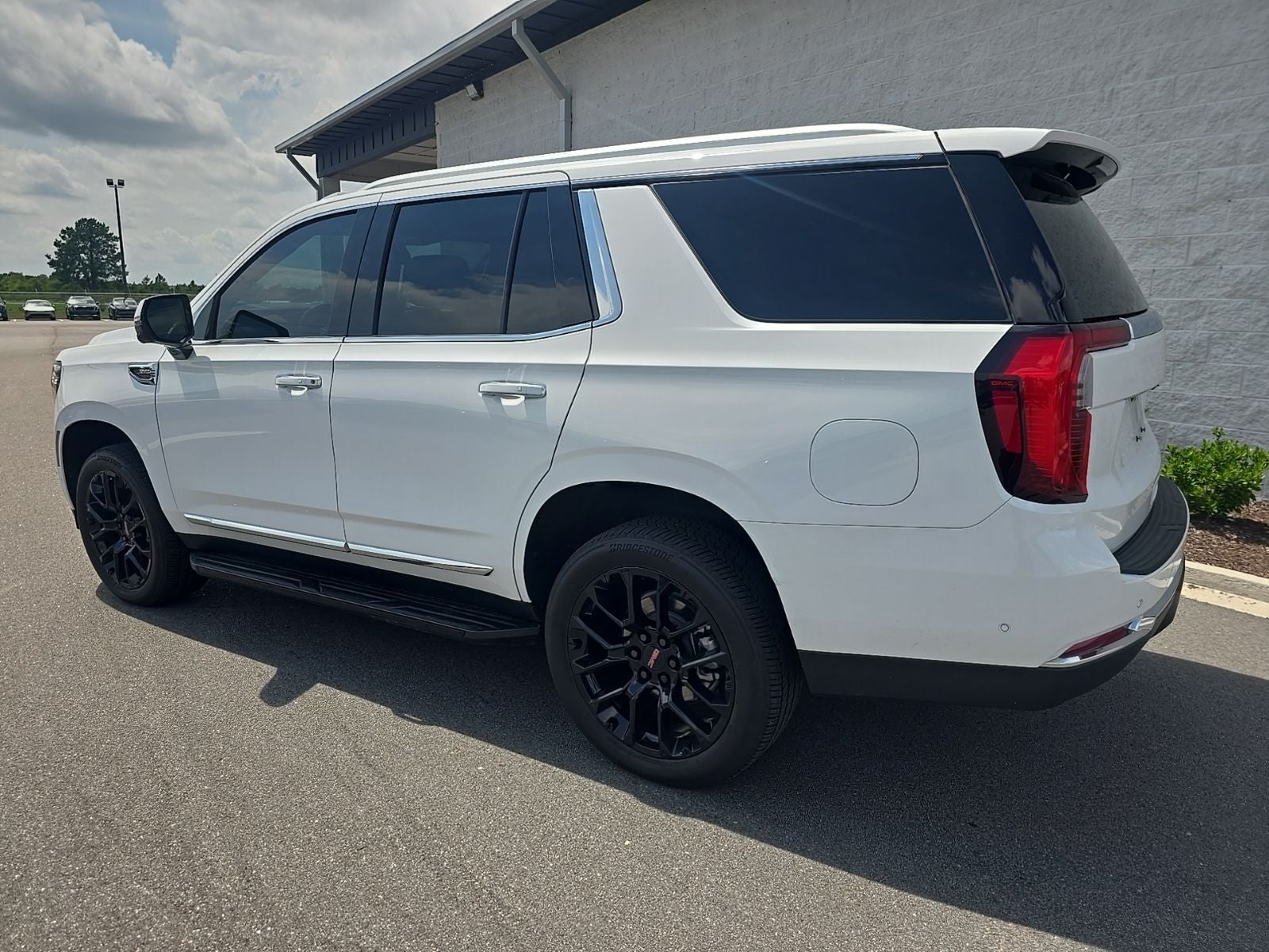 2025 GMC Yukon Elevation