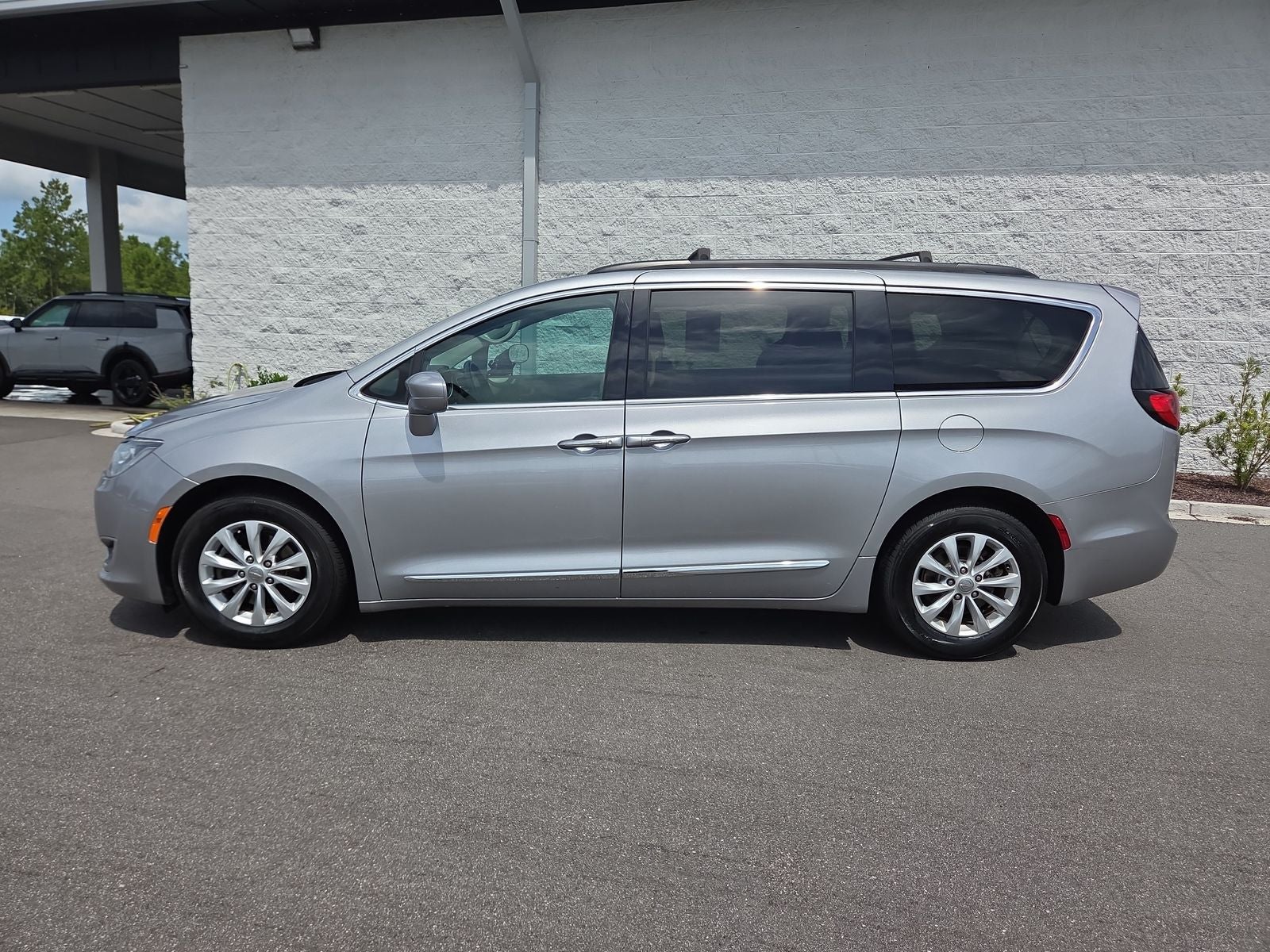2017 Chrysler Pacifica Touring L