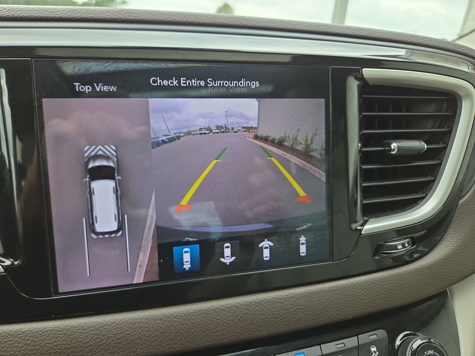 2020 Chrysler Pacifica Touring L Plus