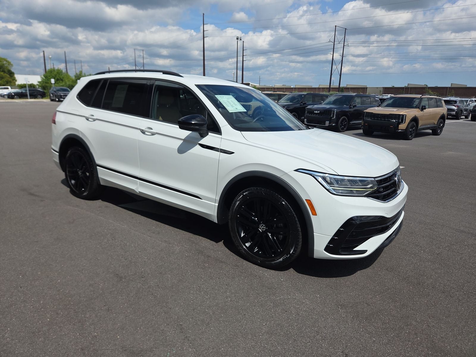 2022 Volkswagen Tiguan 2.0T SE R-Line Black