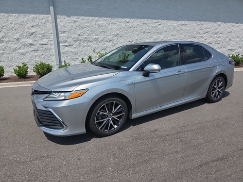 2021 Toyota Camry Hybrid XLE