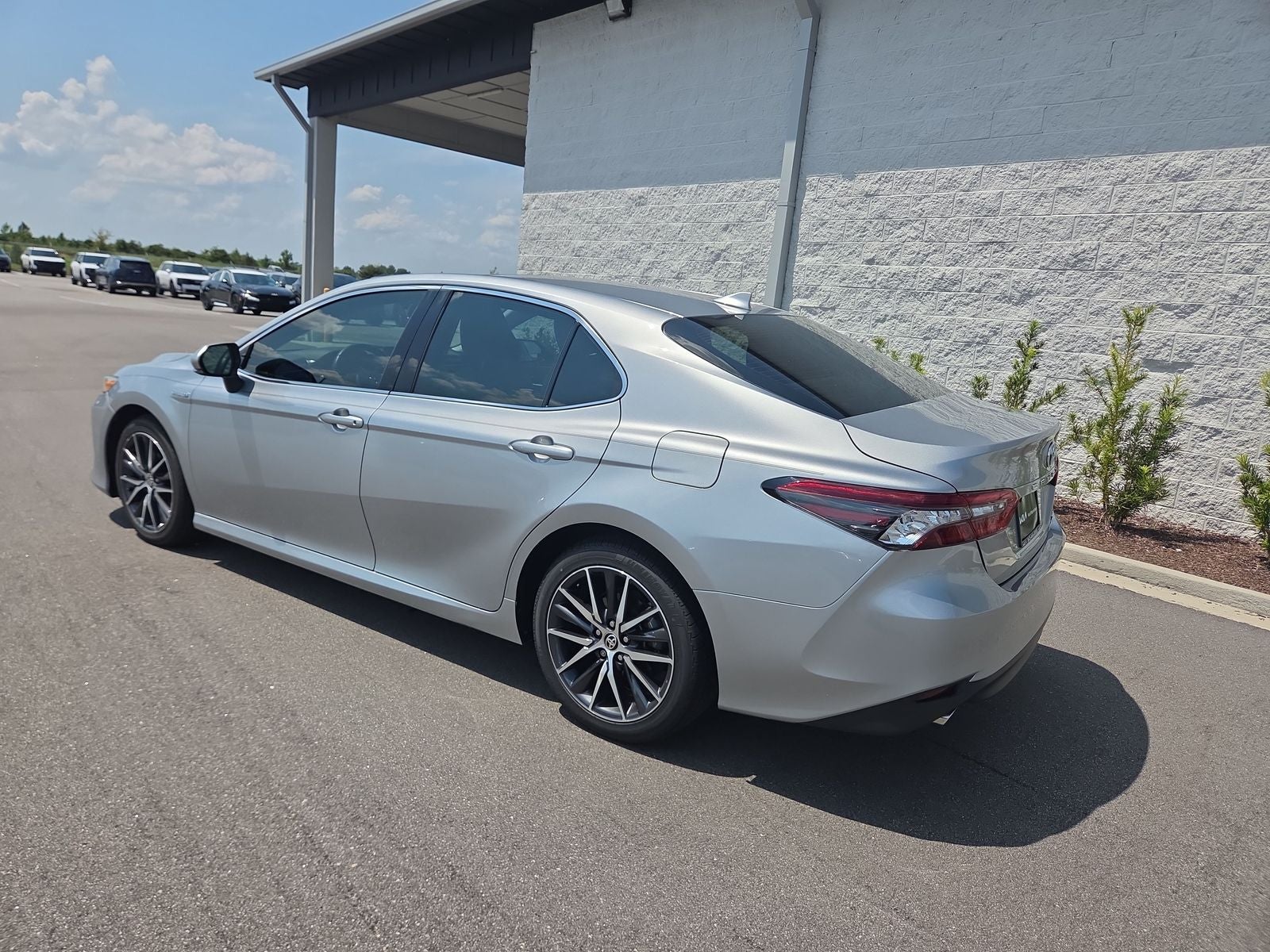 2021 Toyota Camry Hybrid XLE