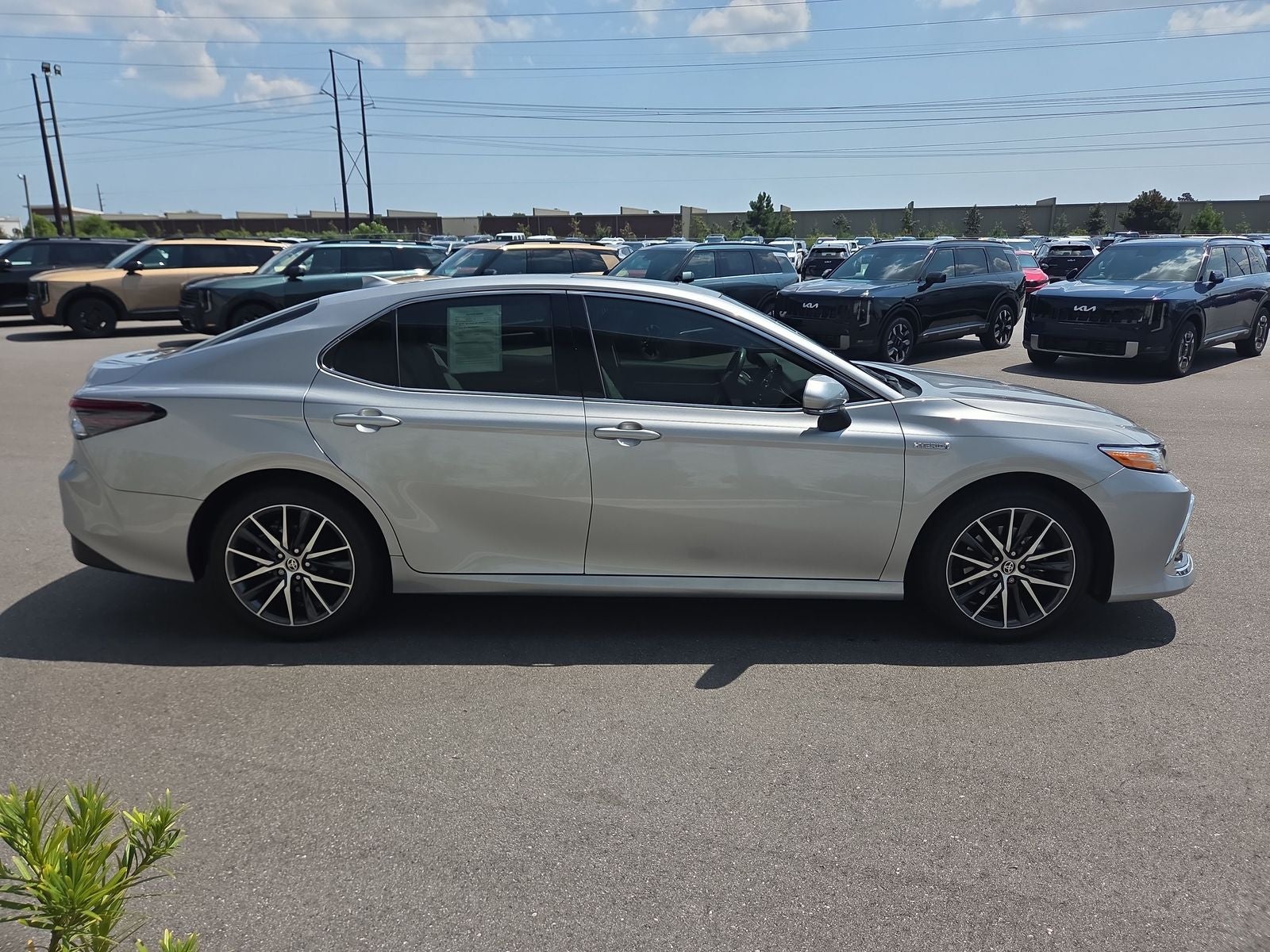2021 Toyota Camry Hybrid XLE