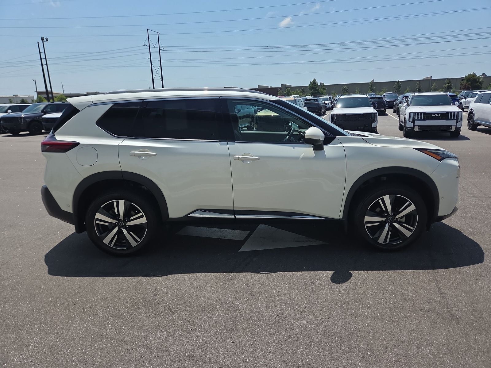 2023 Nissan Rogue SL