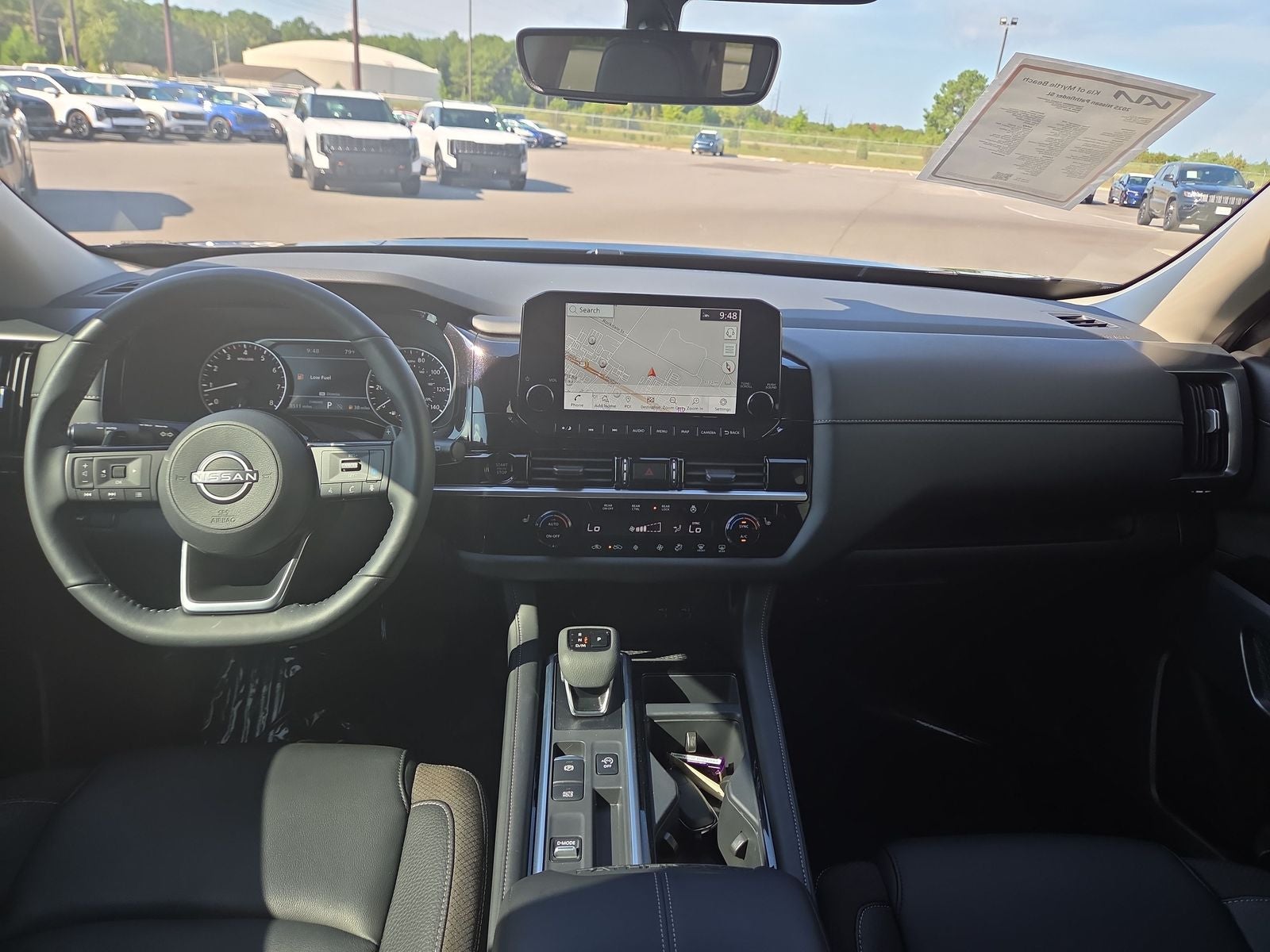 2025 Nissan Pathfinder SL