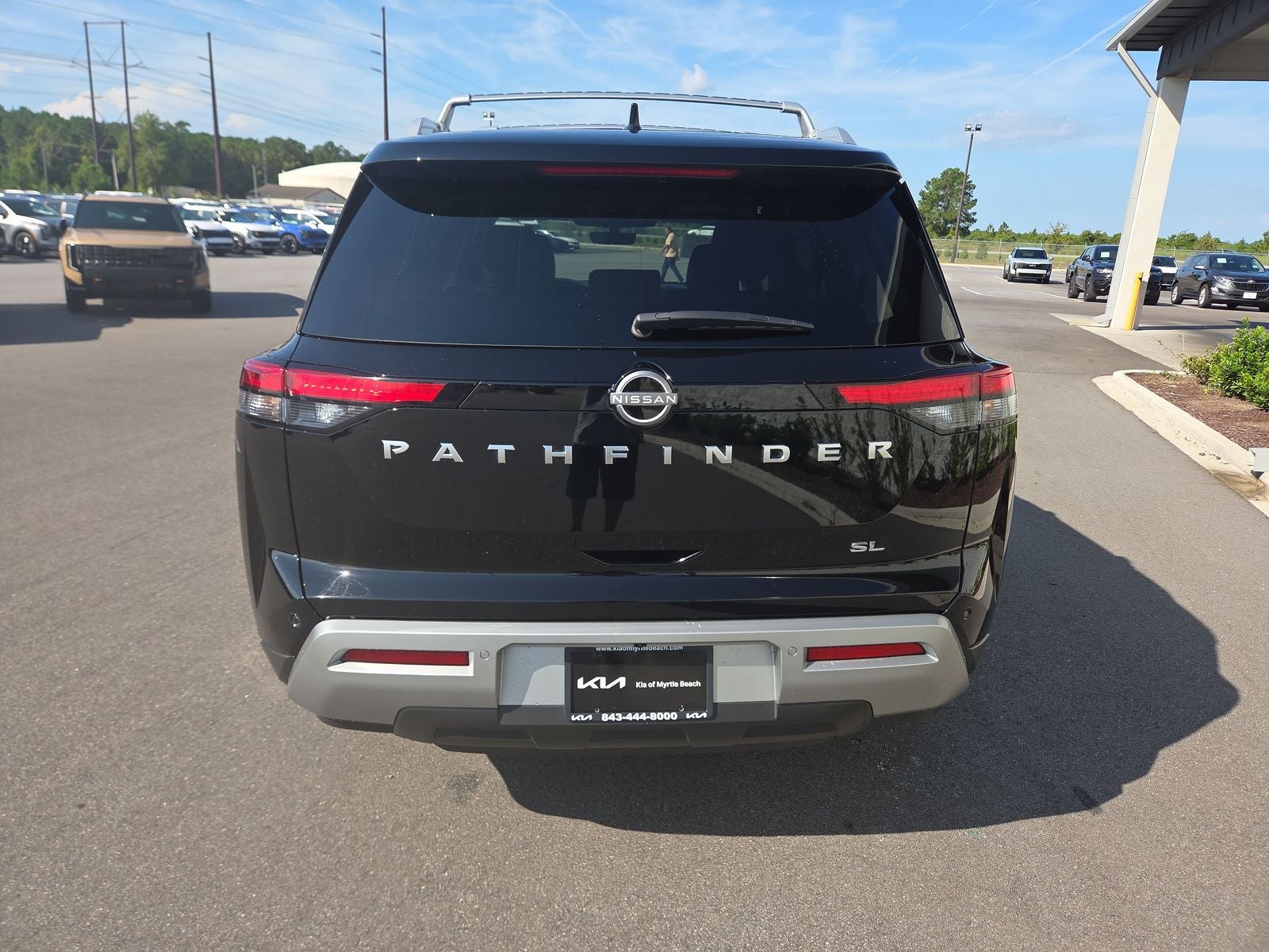 2025 Nissan Pathfinder SL