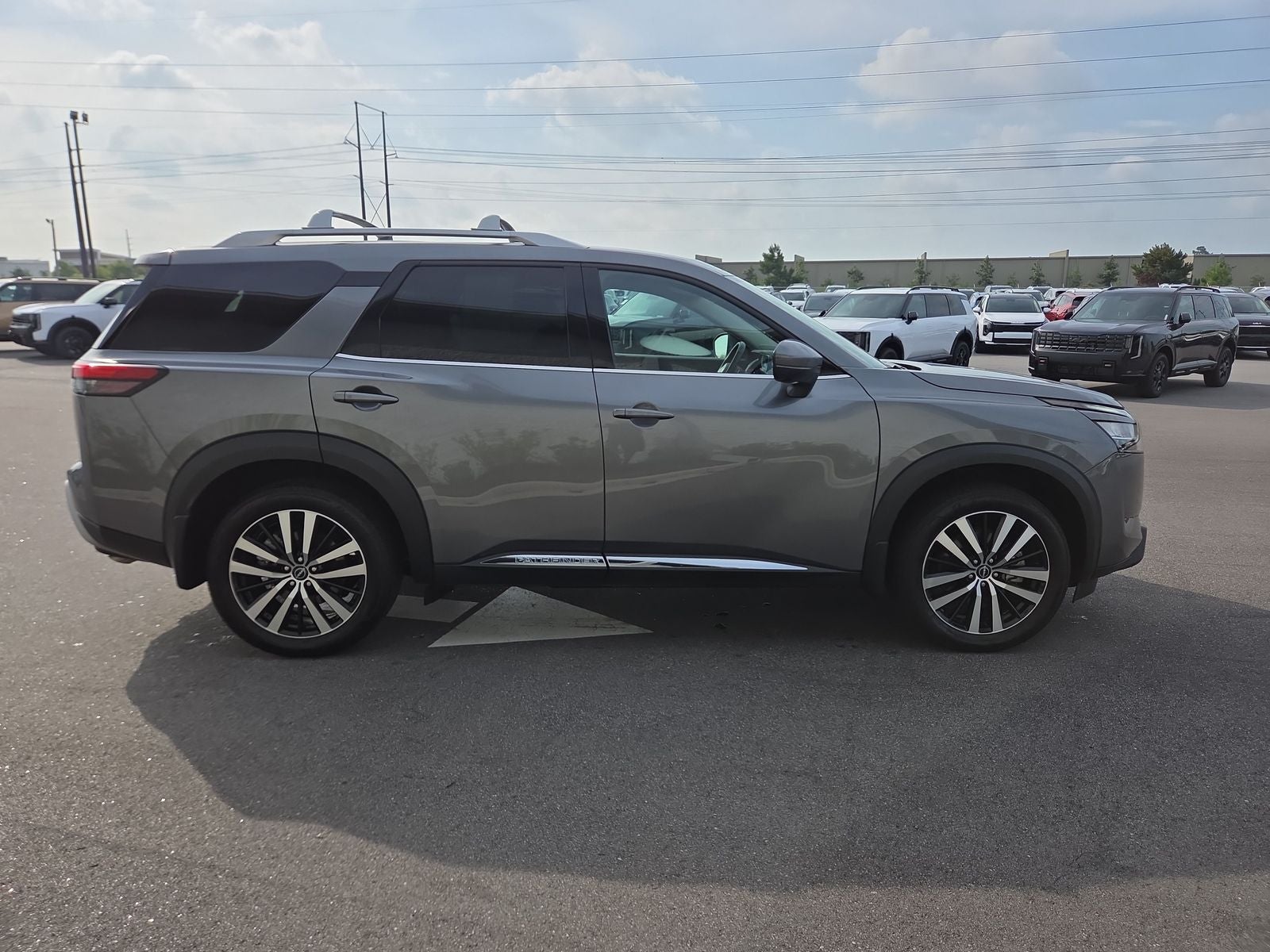 2024 Nissan Pathfinder Platinum