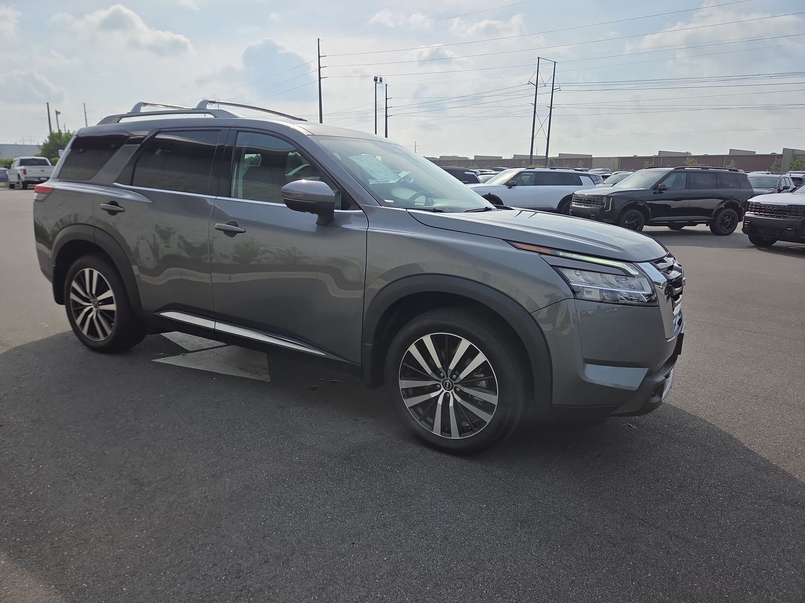 2024 Nissan Pathfinder Platinum