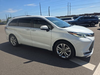 2022 Toyota Sienna Platinum 7 Passenger