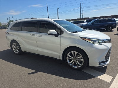 2022 Toyota Sienna Platinum 7 Passenger