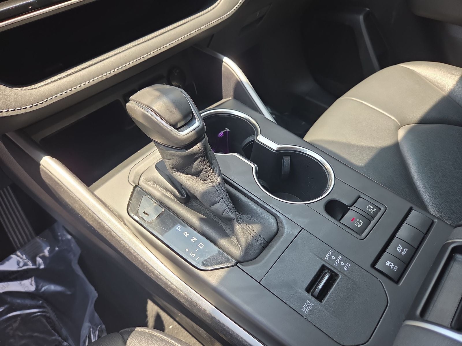 2020 Toyota Highlander Hybrid XLE