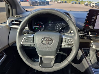 2024 Toyota Sienna XLE 8 Passenger