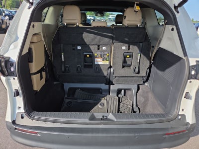 2024 Toyota Sienna XLE 8 Passenger