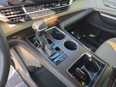 2024 Toyota Sienna XLE 8 Passenger