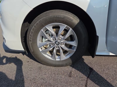 2024 Toyota Sienna XLE 8 Passenger