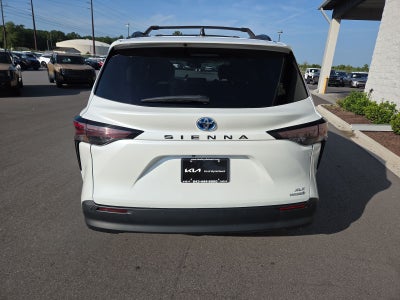 2024 Toyota Sienna XLE 8 Passenger