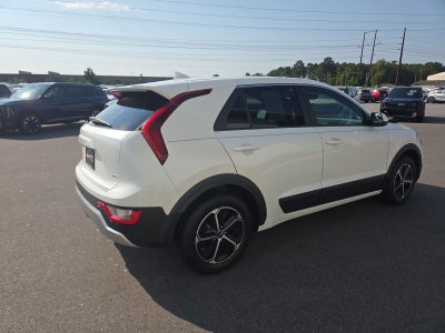 2023 Kia Niro LX